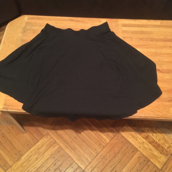 Mini skirt - Picture 2 of 2